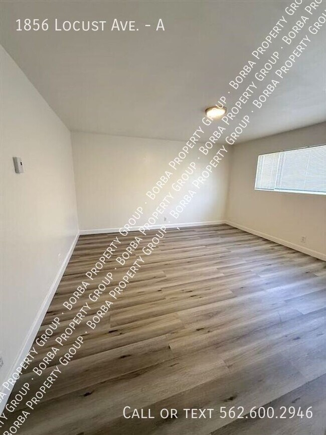 Foto del edificio - 1856 Locust Ave