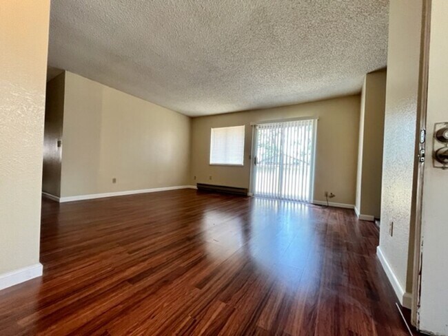 Foto del edificio - Hayward 2 bedroom, 2 bath Condo