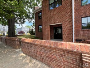 Building Photo - 3215 Stuart Ave