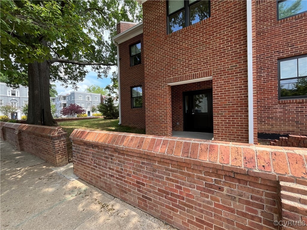 Foto principal - 3215 Stuart Ave