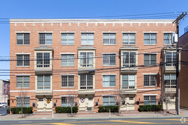 Building Photo - 314 Grand St