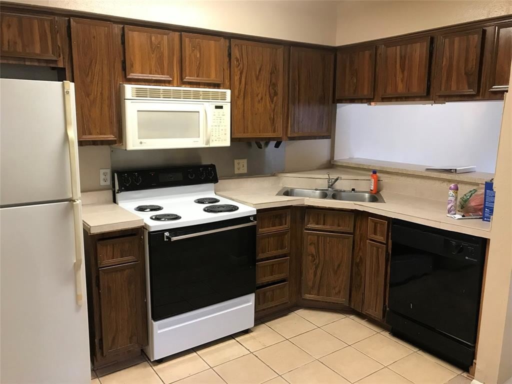 Building Photo - 9090 S Braeswood Blvd
