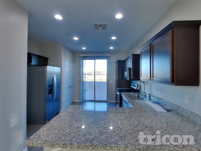 Foto del edificio - 10336 W Devonshire Ave