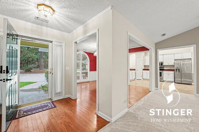 Foto del edificio - 76 Wade Hampton Dr