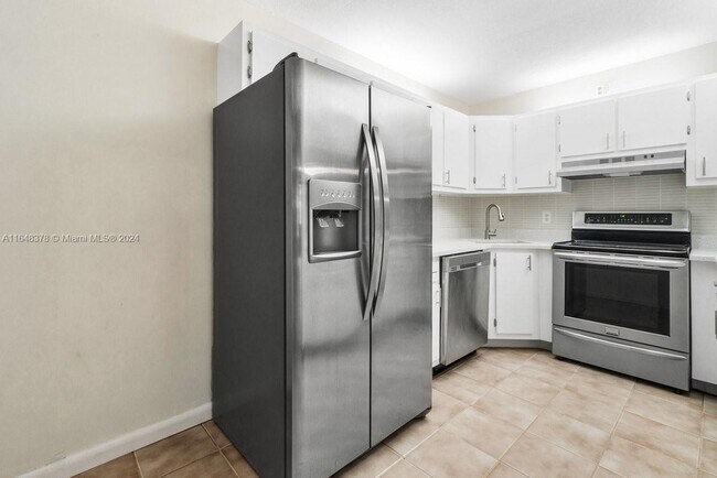 Building Photo - 3624 Alder Dr