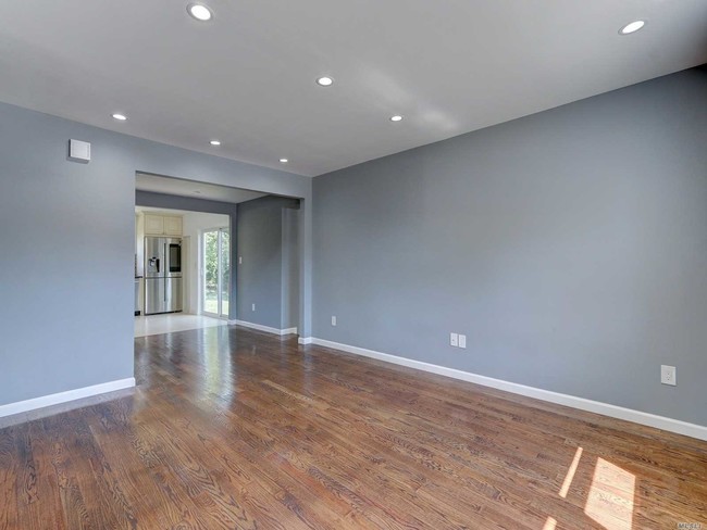 Building Photo - 1707 Bellmore Ave