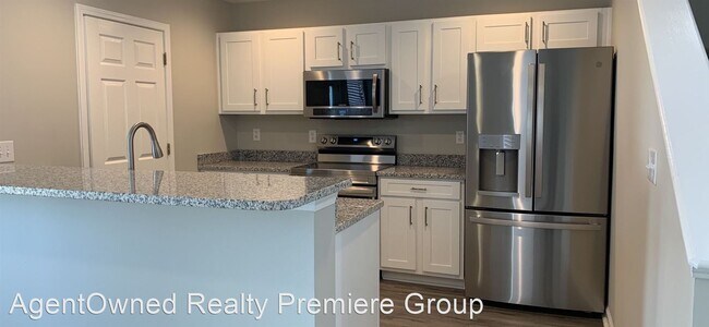 Foto del edificio - 3 br, 2.5 bath House - 9107 Maple Grove Drive