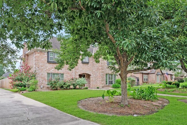 Foto del edificio - 16611 Brenton Oaks Dr