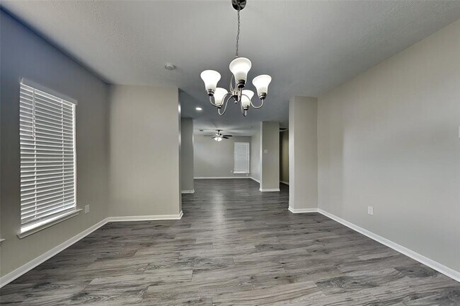 Foto del edificio - 24023 Ayscough Ln