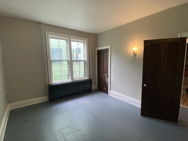 Building Photo - 77 Hazen St