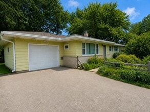 Building Photo - 6504 Schneider Pl
