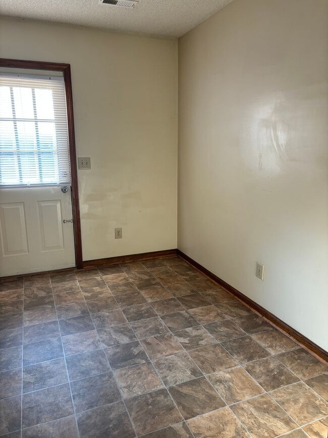 Building Photo - 1116 Park St