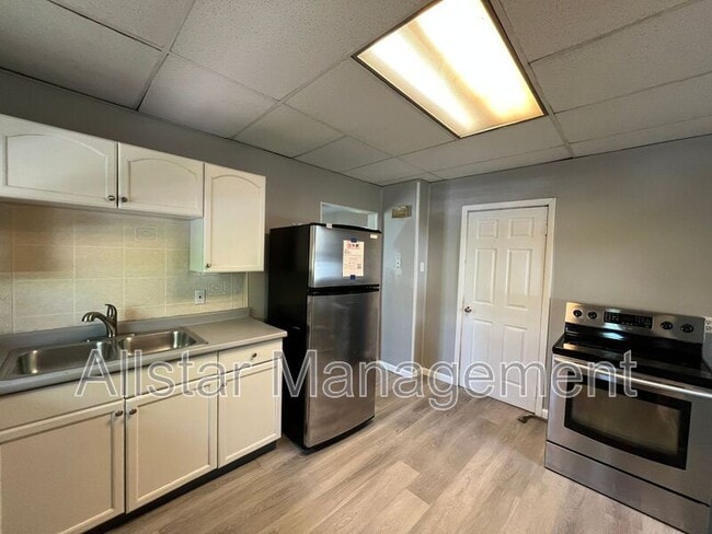 Foto del edificio - 4859 E 97th St