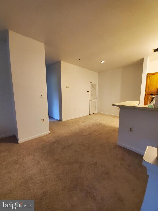Building Photo - 4404 Silverbrook Ln
