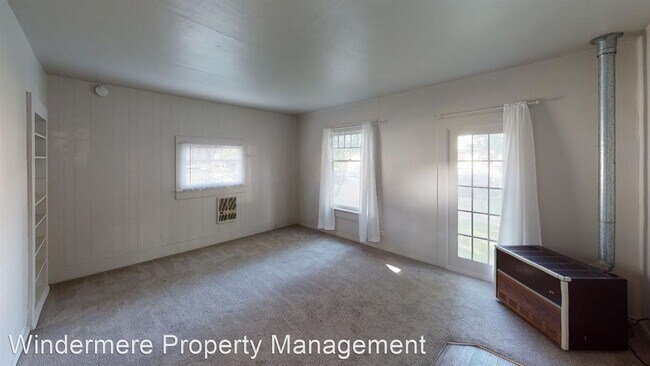 Building Photo - 3 br, 1 bath House - 809 N Main St
