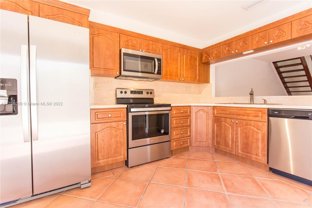 Primary Photo - 7523 SW 109th Ave