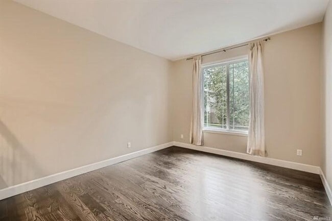 Building Photo - Beautiful 4 bedroom 2.5 bath house in Snoq...