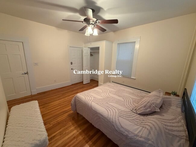 Building Photo - 69 Oak St