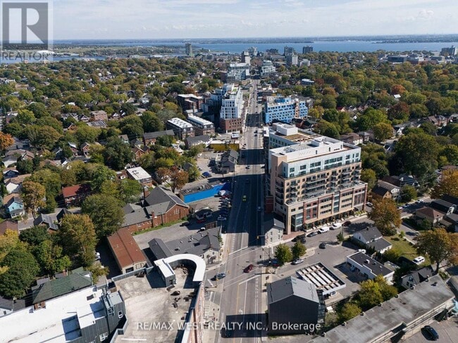 Building Photo - 652-652 Princess St