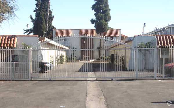 Foto del edificio - Westwood Apartments