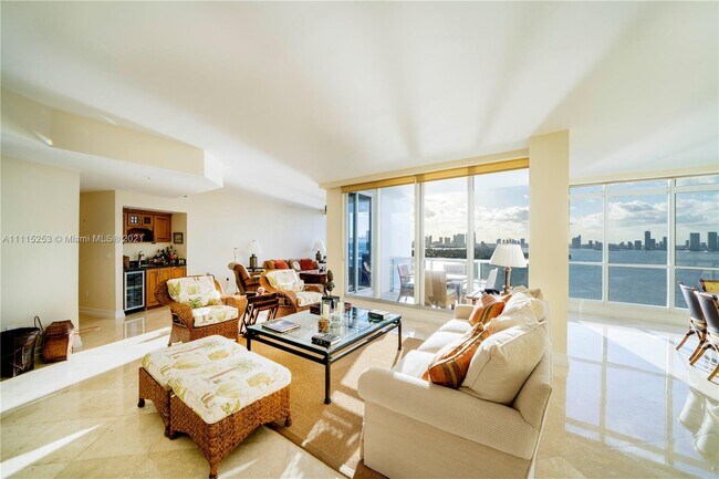 Building Photo - 1900 Sunset Harbour Dr