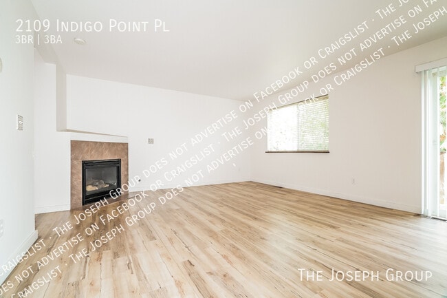 Foto del edificio - 2109 Point Pl SW