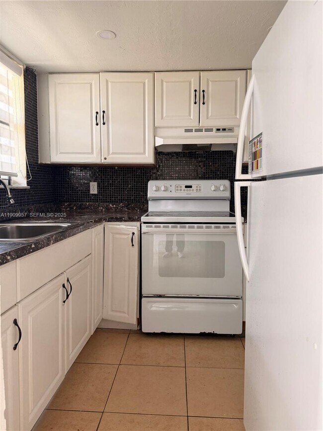 Foto del edificio - 13725 NE 6th Ave