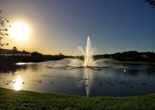 Building Photo - 2903 SE 17th Ave