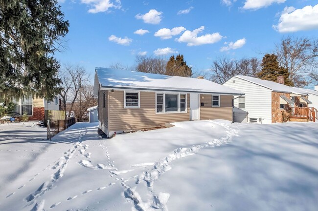 Building Photo - Charming 3-Bedroom, 1-bathroom home