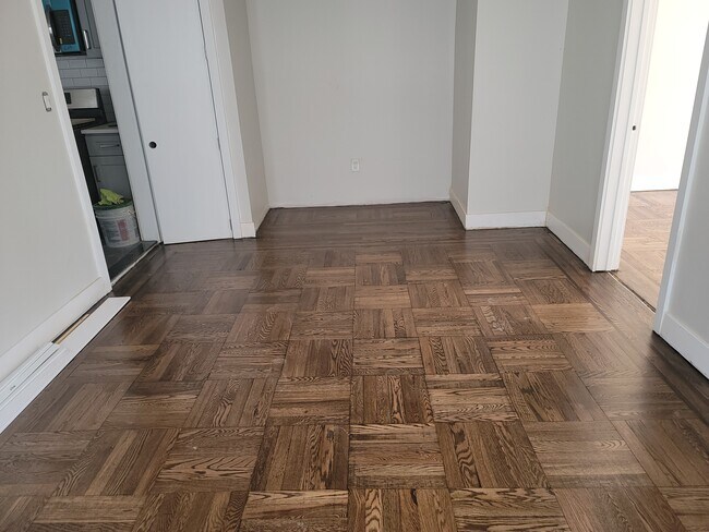 Foto del edificio - 237 E 94th St