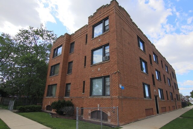 Primary Photo - 7146 S Claremont Ave