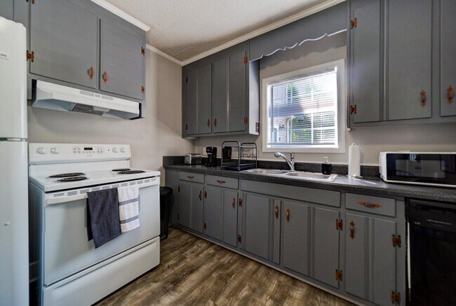 Foto del edificio - 401 Kingwood Dr