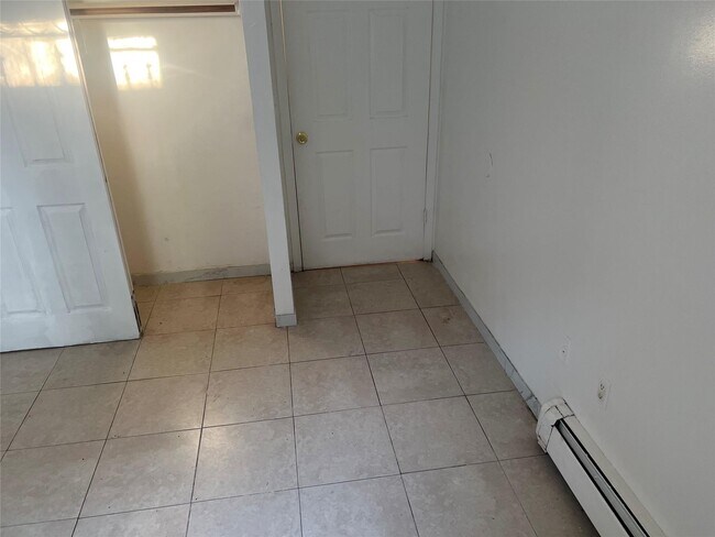 Foto del edificio - 1327 Clinton Ave