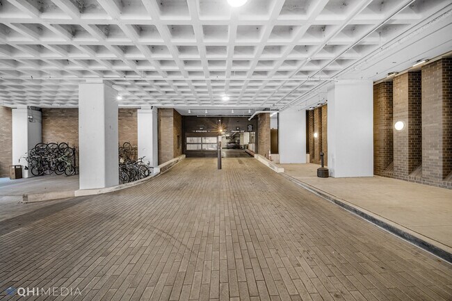 Foto del edificio - 6033 N Sheridan Rd