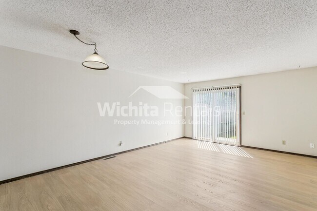 Foto del edificio - 2339 N Rutland Ct