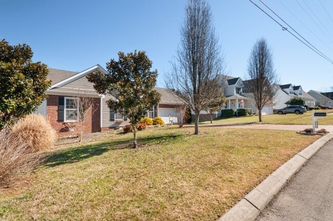 Building Photo - Sought after Williamson County Home 3/2 wi...
