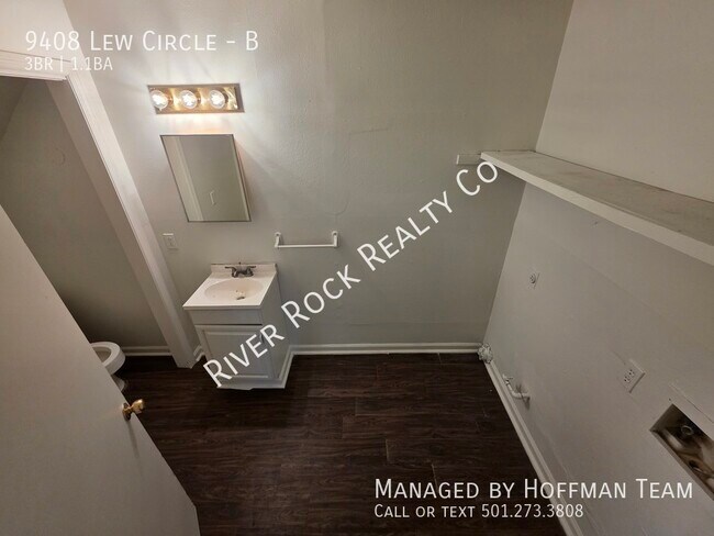 Foto del edificio - 9408 Lew Cir