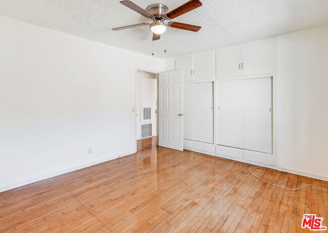 Building Photo - 4821 O Sullivan Dr