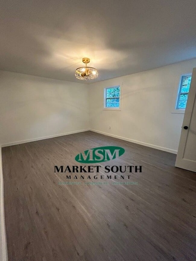 Foto del edificio - 201 W 37th St