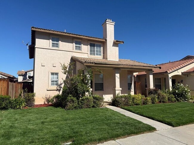 Building Photo - 39545 Warbler Dr
