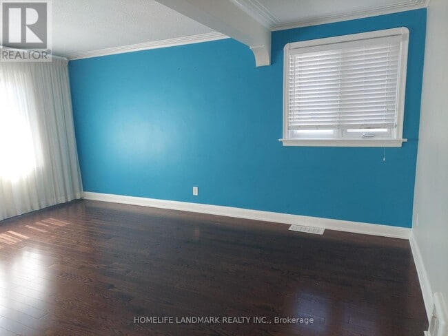 Building Photo - 211 Ellington Dr