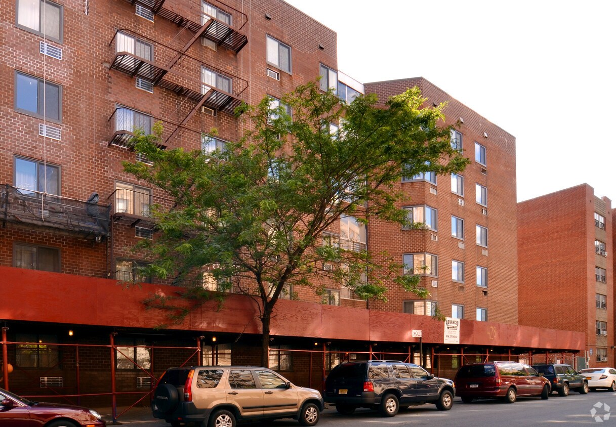 428 E 137th St - 428-456 E 137th St