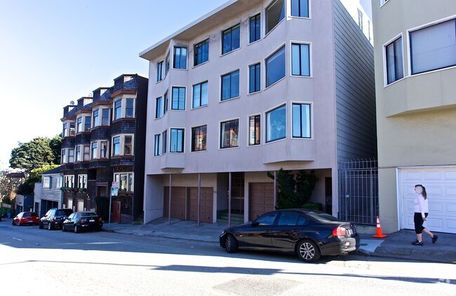 Building Photo - 785 Bay St