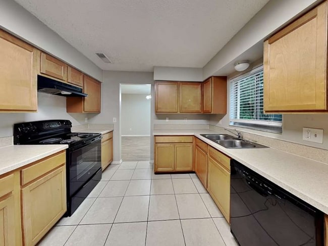Foto del edificio - 4419 Orangebrook Dr