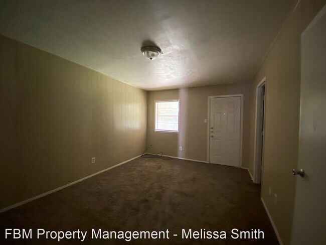 Building Photo - 2107 Bowie Dr