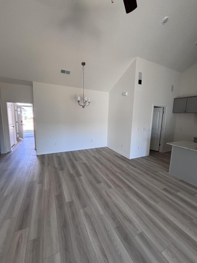 Building Photo - 332 Acorn St