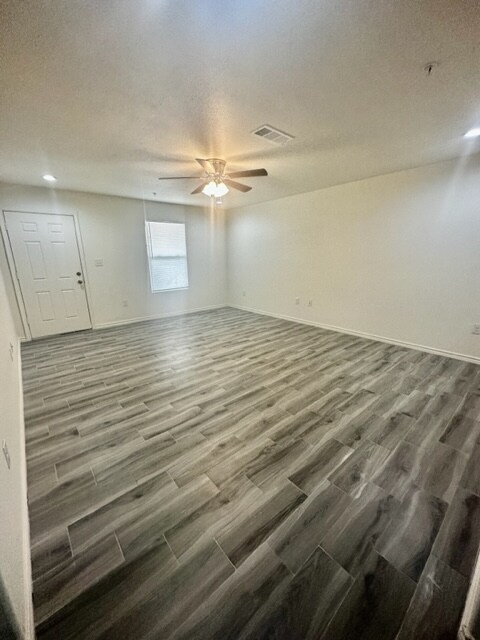 Foto del edificio - 3030 Lake Arthur Dr