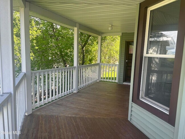 Building Photo - 44 Montcalm St