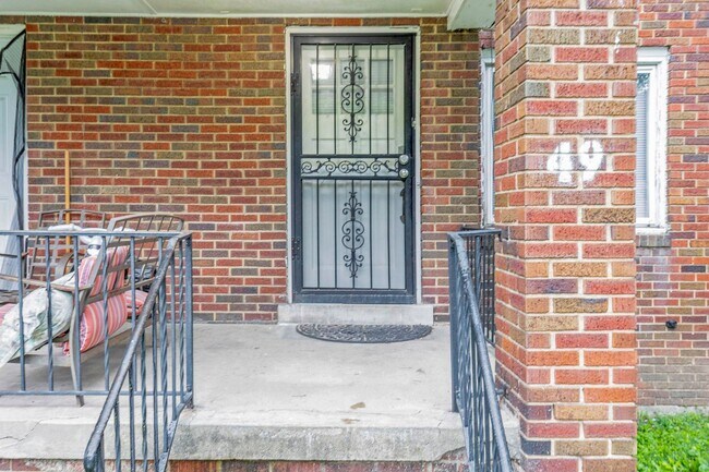 Foto del edificio - 47-53 S Burgess Ave