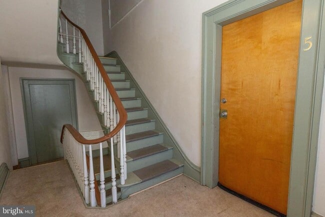 Building Photo - 301 W Martin St